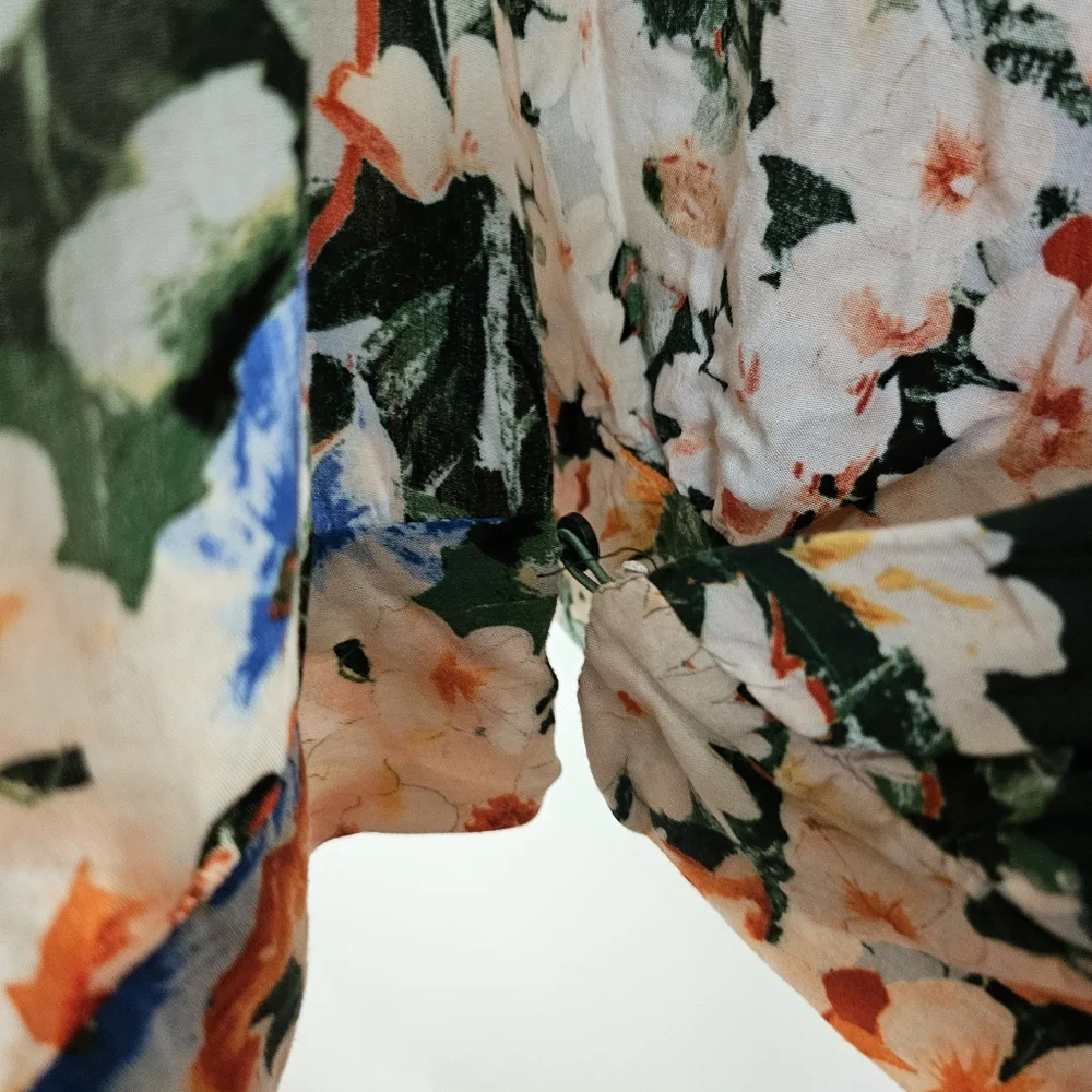Zara | Floral V-Neck Wrap Top - Picture 5 of 8